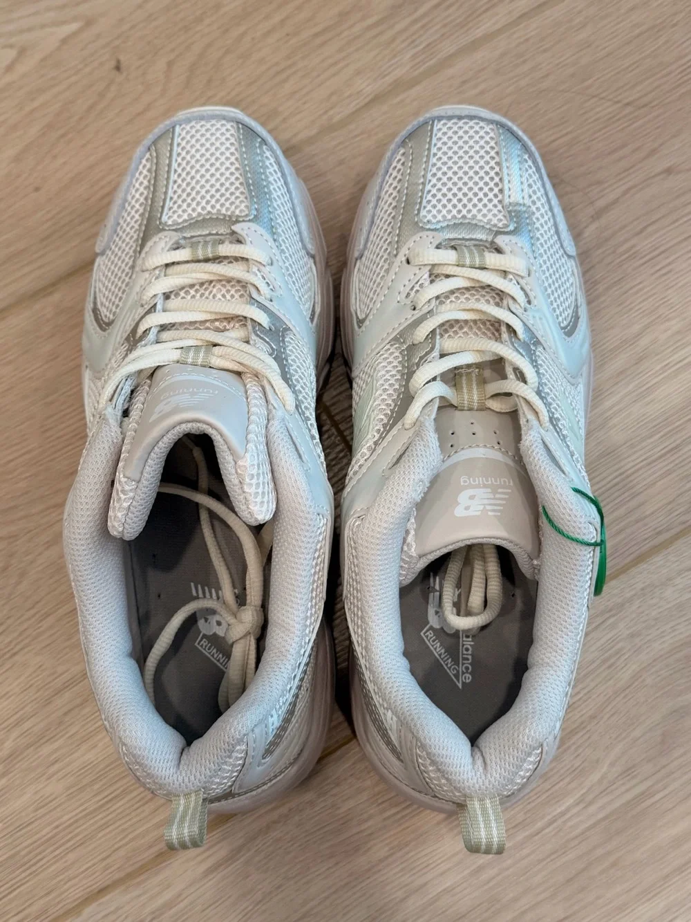 NEW New Balance 530 Moonbeam / Sea Salt Sneakers